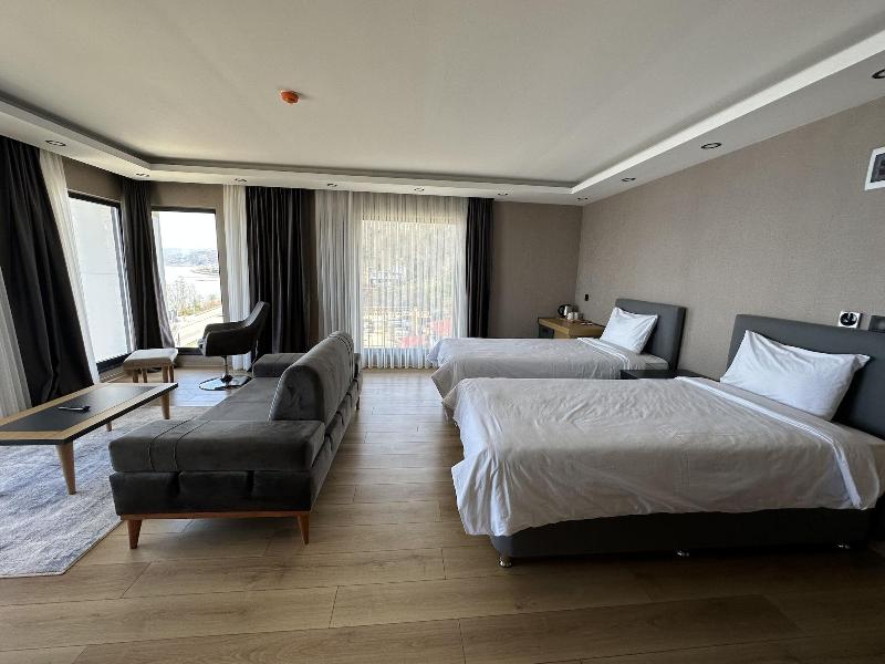 Azehrar Suit Hotel image