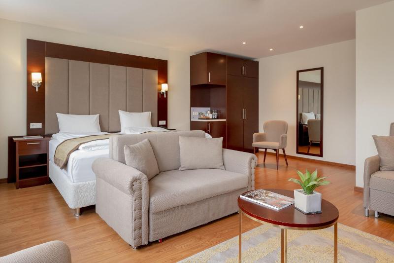 Palast Hotel image