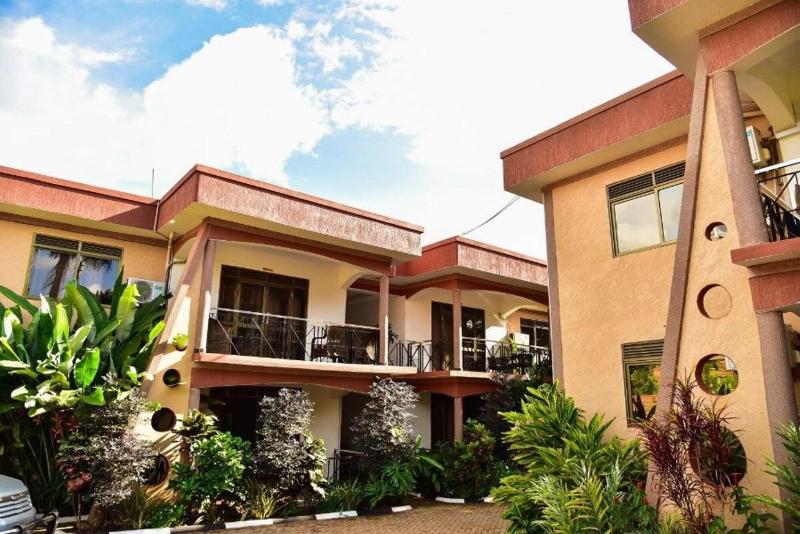 Four Vins Hotel Apartments — main photo