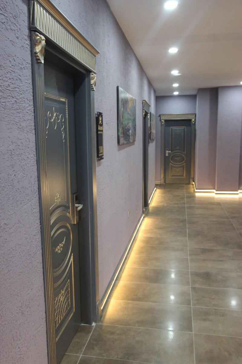 Monezza Hotel image