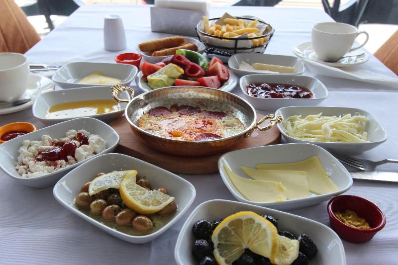 Monezza Hotel image