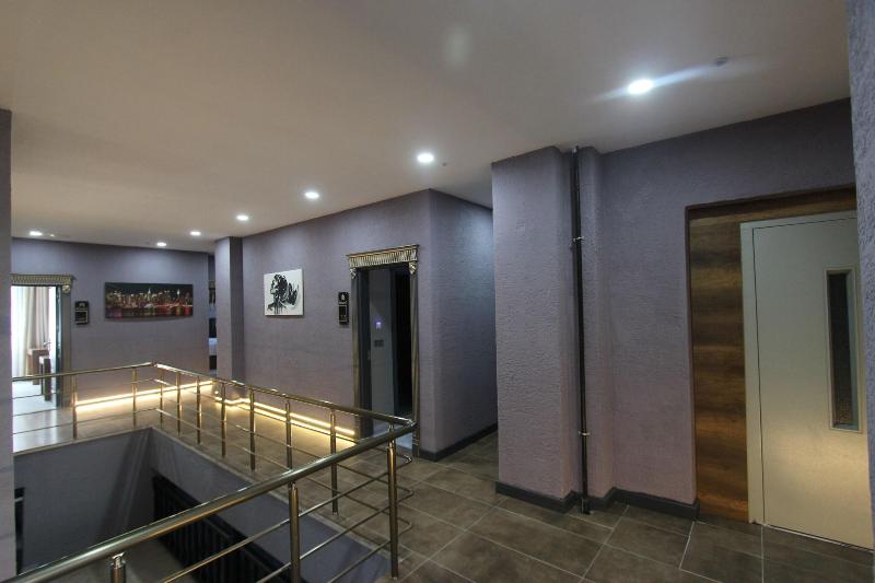 Monezza Hotel image