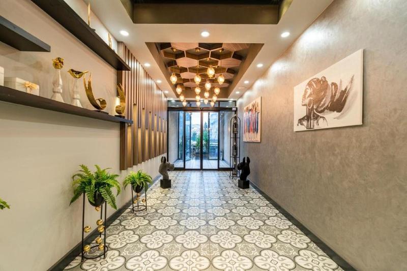 Monezza Hotel image