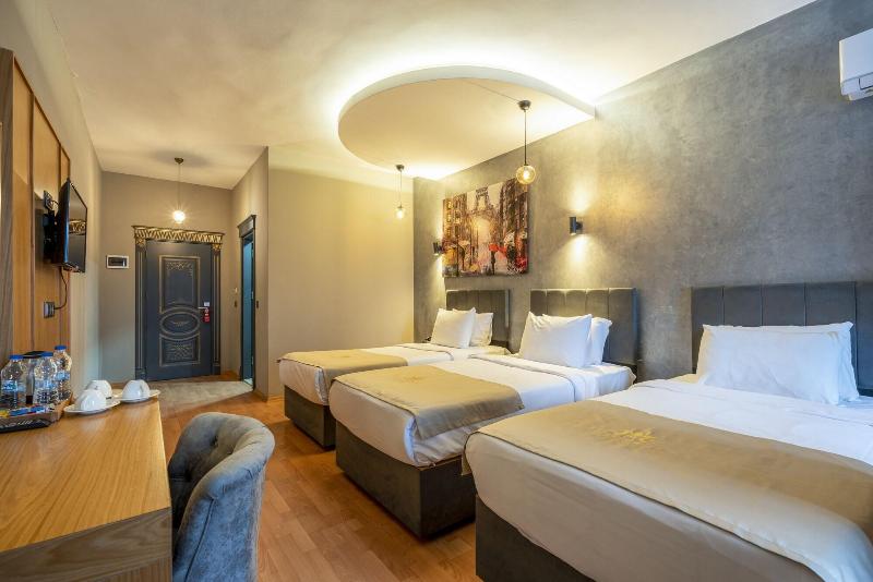 Monezza Hotel image