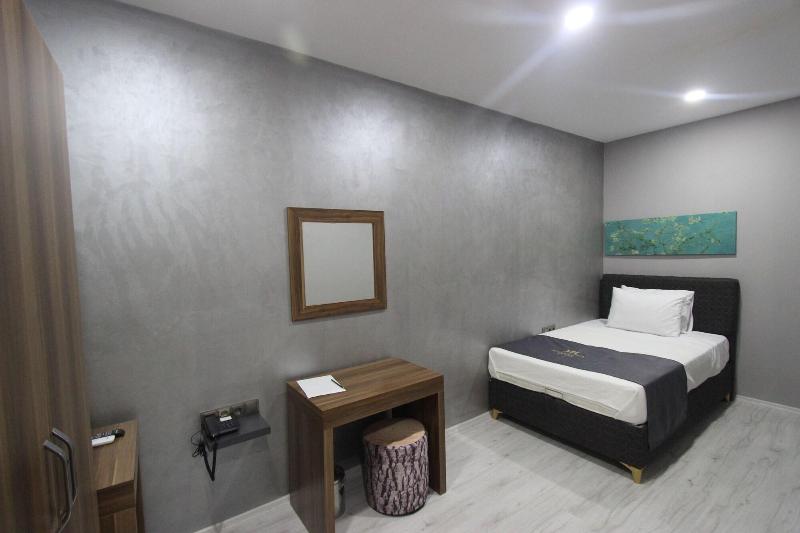 Monezza Hotel image