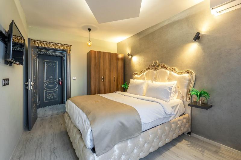 Monezza Hotel image