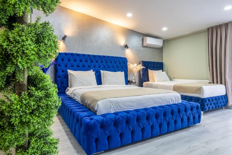 Monezza Hotel image