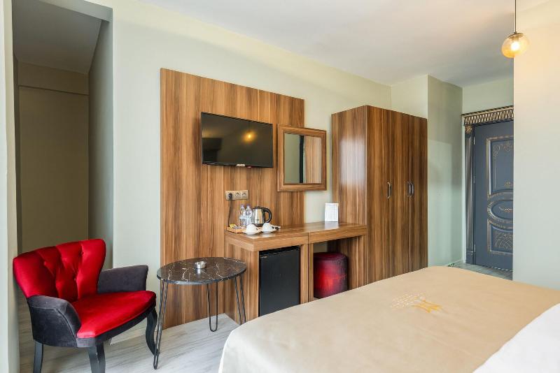 Monezza Hotel image