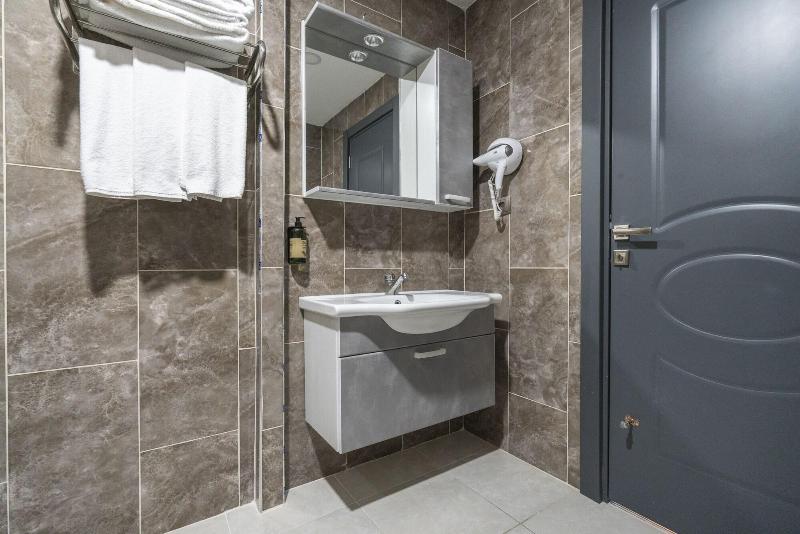 Monezza Hotel image