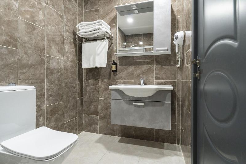 Monezza Hotel image