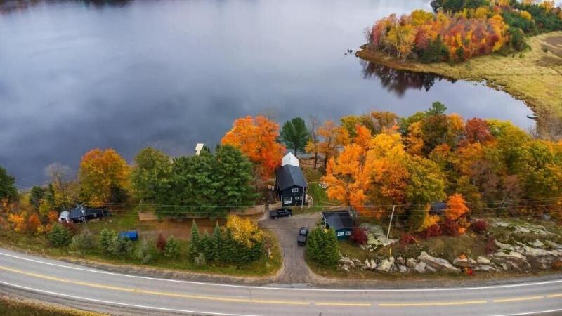 Muskoka Lake Cottages image