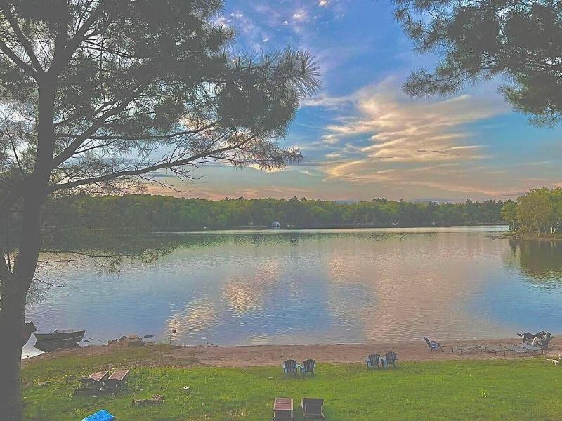 Muskoka Lake Cottages image