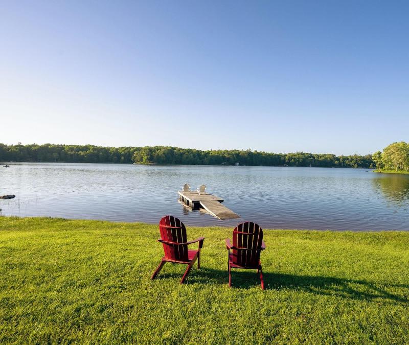 Muskoka Lake Cottages image