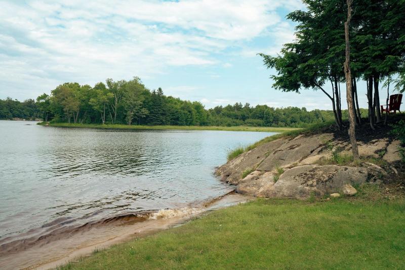 Muskoka Lake Cottages image