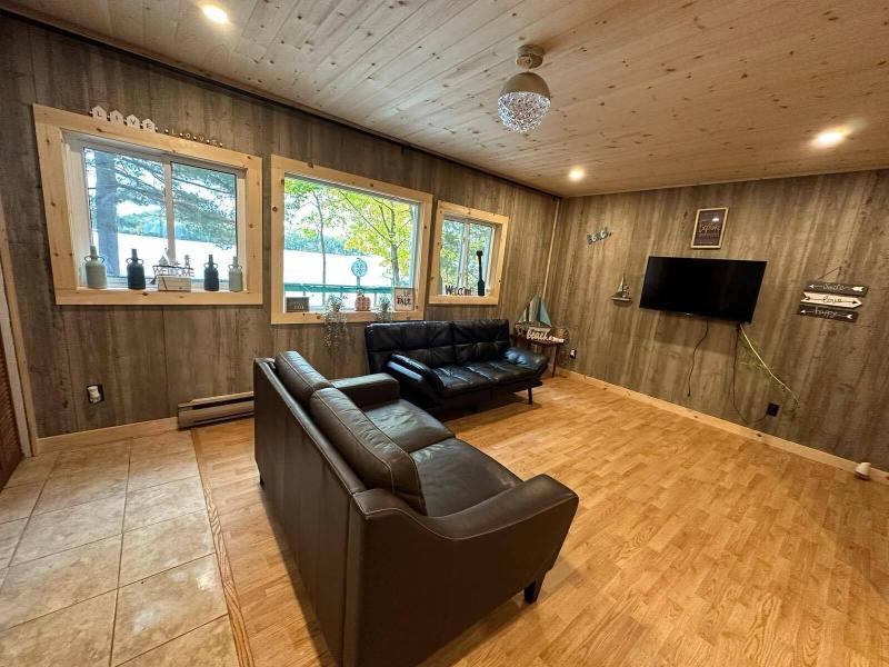 Muskoka Lake Cottages image