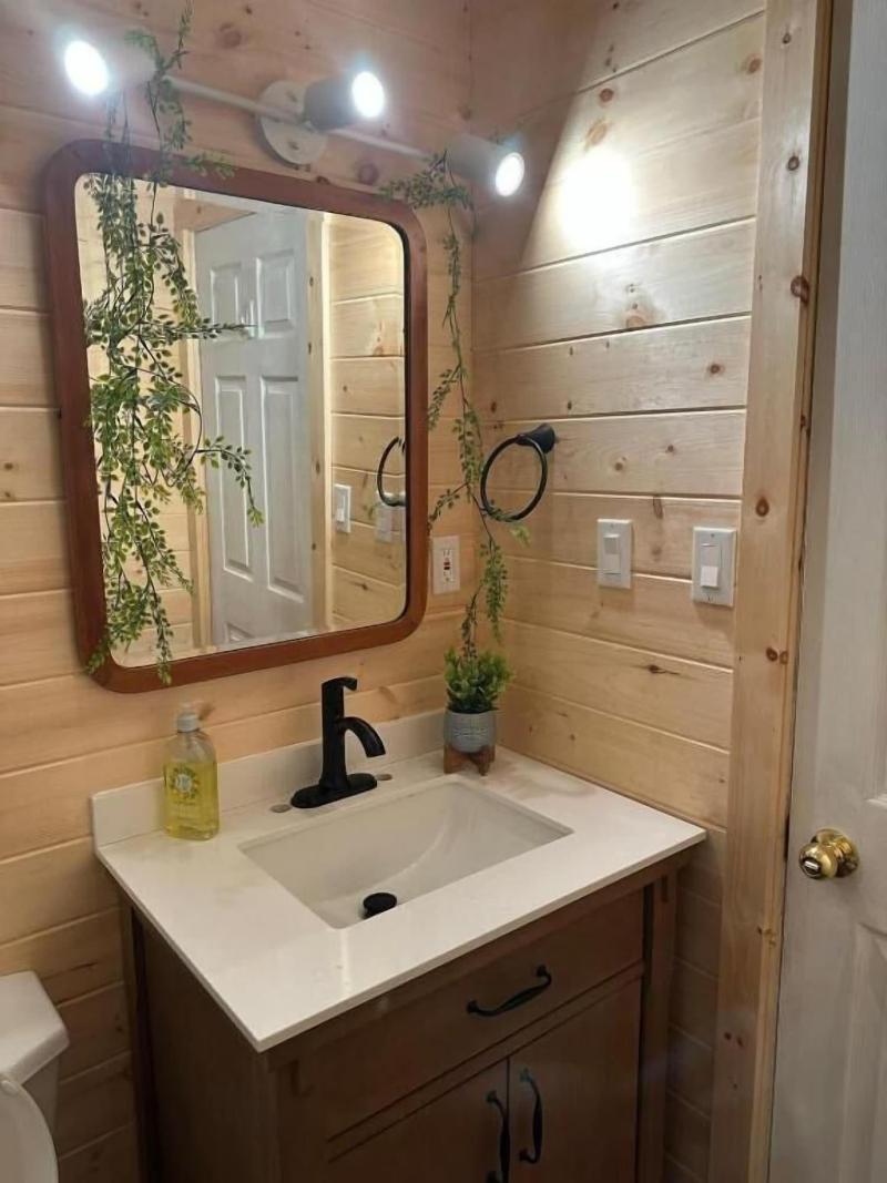 Muskoka Lake Cottages image