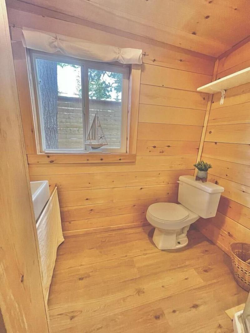 Muskoka Lake Cottages image