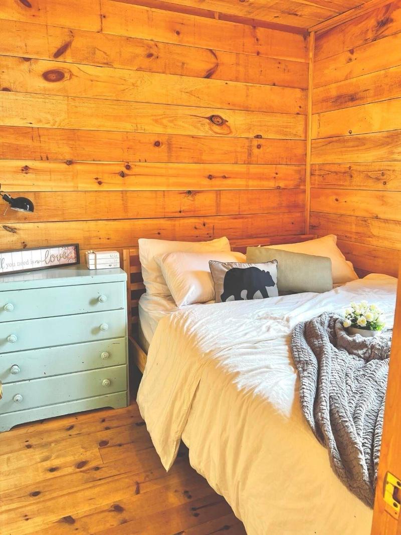 Muskoka Lake Cottages image