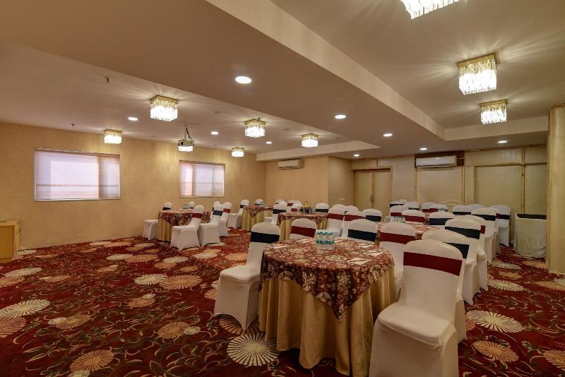 Mango Grove Hotel image