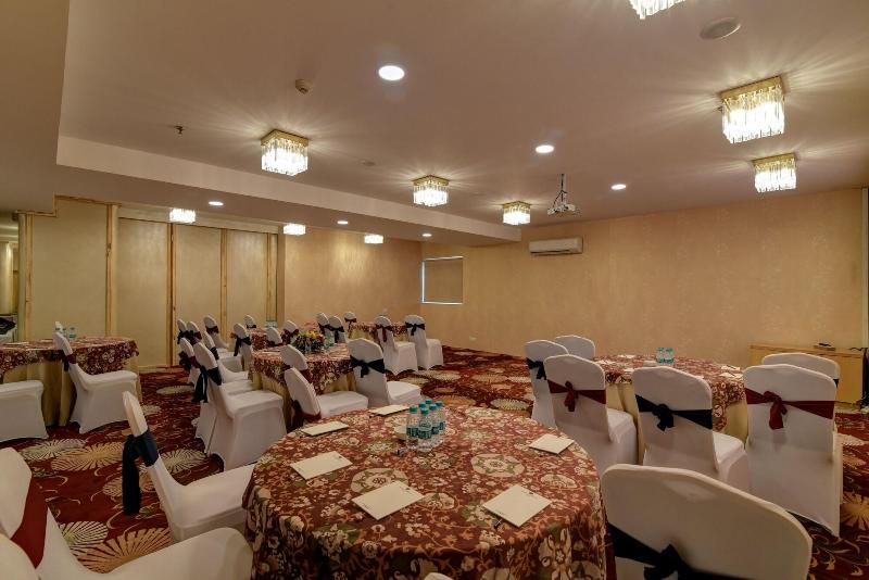 Mango Grove Hotel image