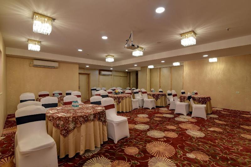 Mango Grove Hotel image