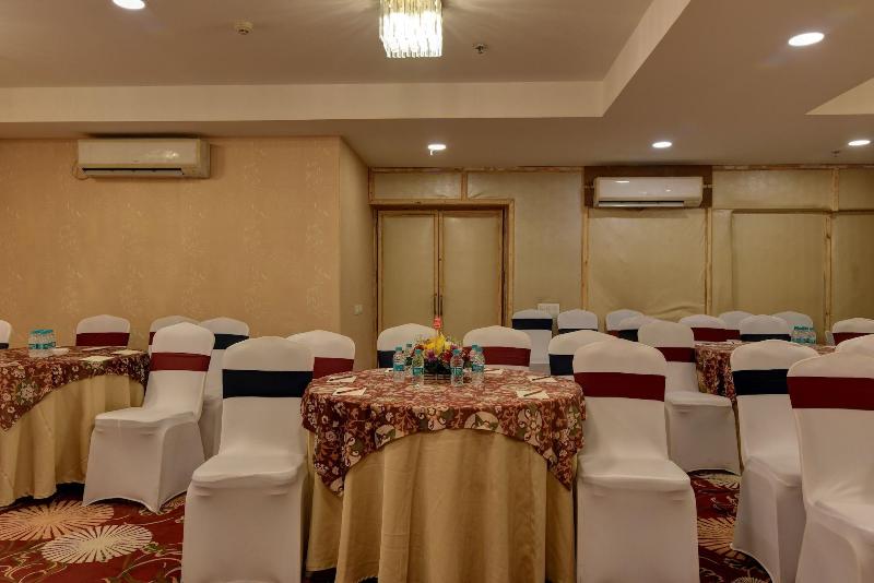 Mango Grove Hotel image