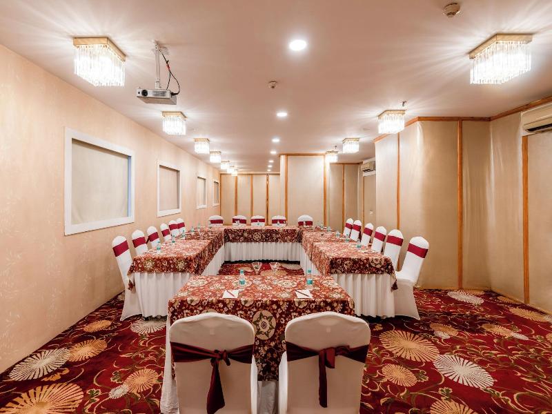 Mango Grove Hotel image