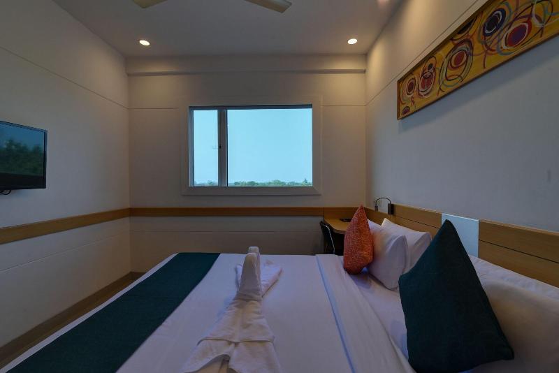 Mango Grove Hotel image