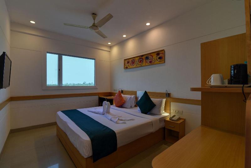Mango Grove Hotel image