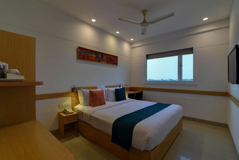 Mango Grove Hotel image
