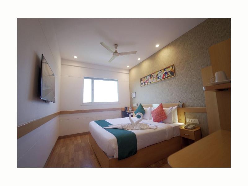 Mango Grove Hotel image
