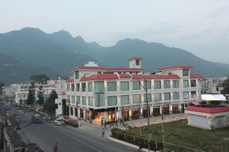 The Vaishnodevi Sarovar Portico image