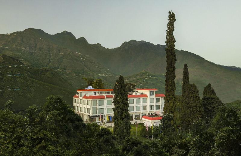 The Vaishnodevi Sarovar Portico image
