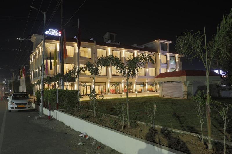 The Vaishnodevi Sarovar Portico image
