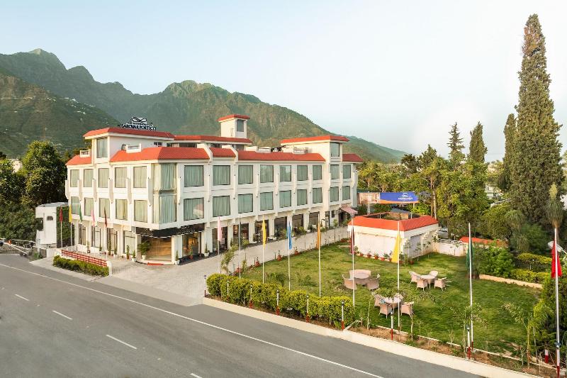 The Vaishnodevi Sarovar Portico image