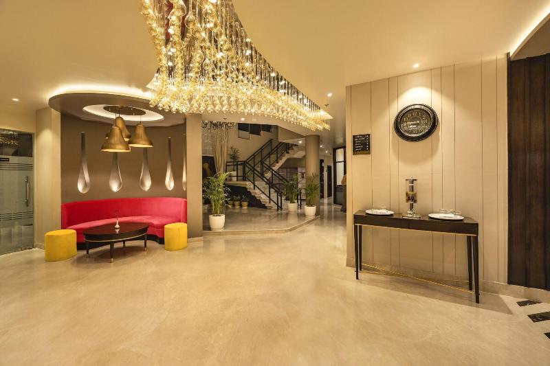The Vaishnodevi Sarovar Portico image