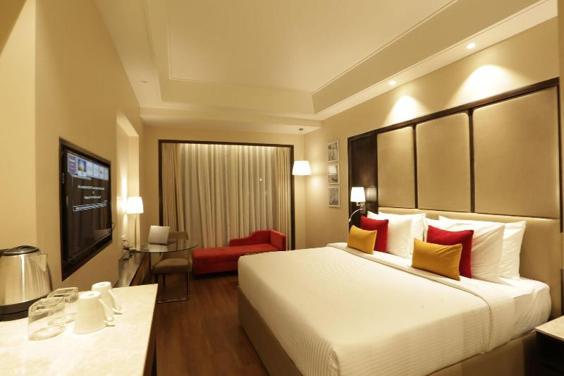 The Vaishnodevi Sarovar Portico image