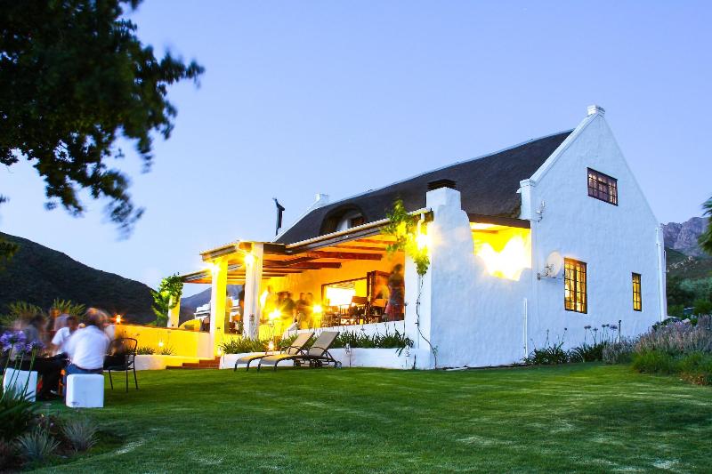 Orange Grove By Totalstay — photo 2