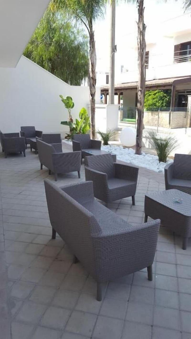 Hotel Presidente image
