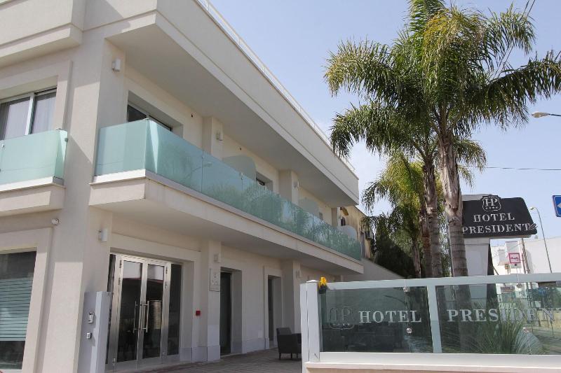 Hotel Presidente image