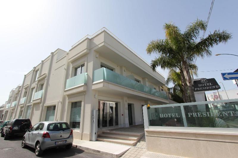 Hotel Presidente image