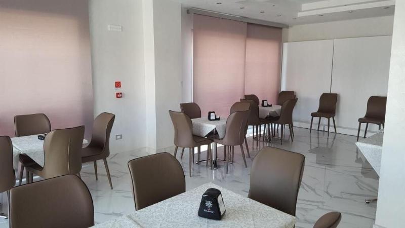 Hotel Presidente image