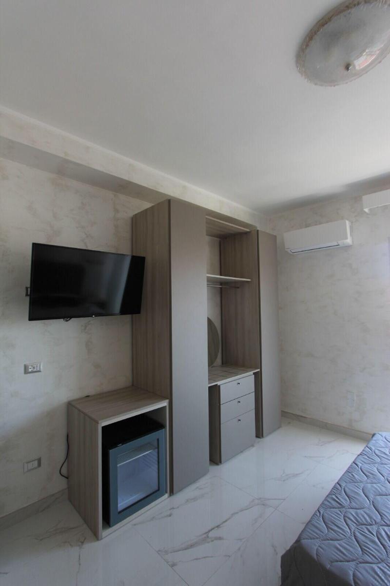 Hotel Presidente image