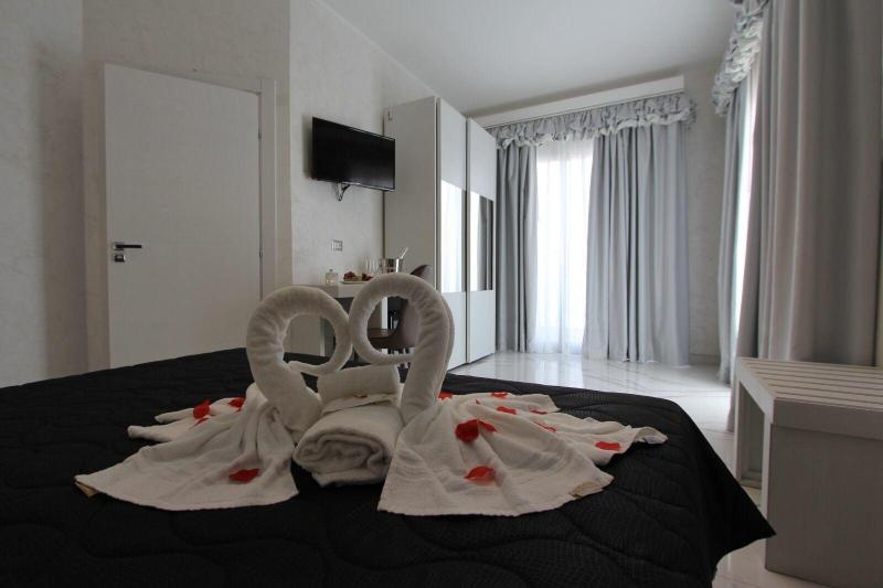 Hotel Presidente image