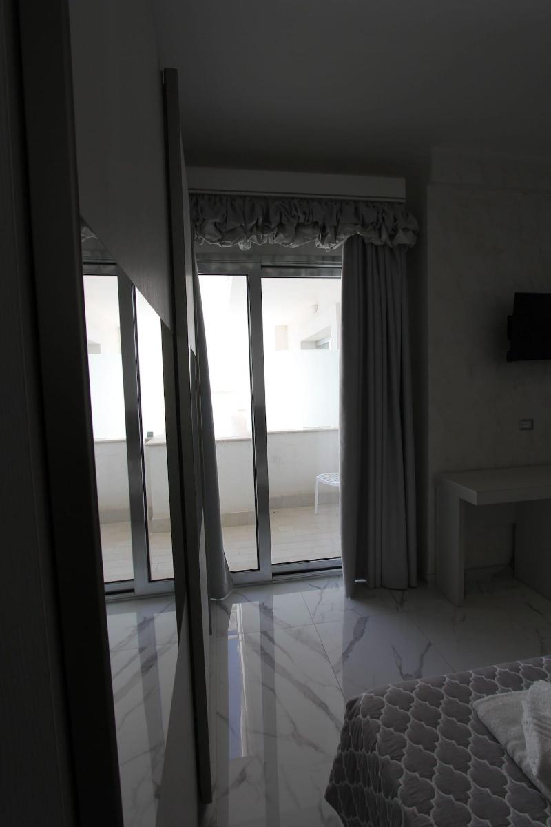 Hotel Presidente image