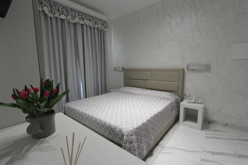 Hotel Presidente image