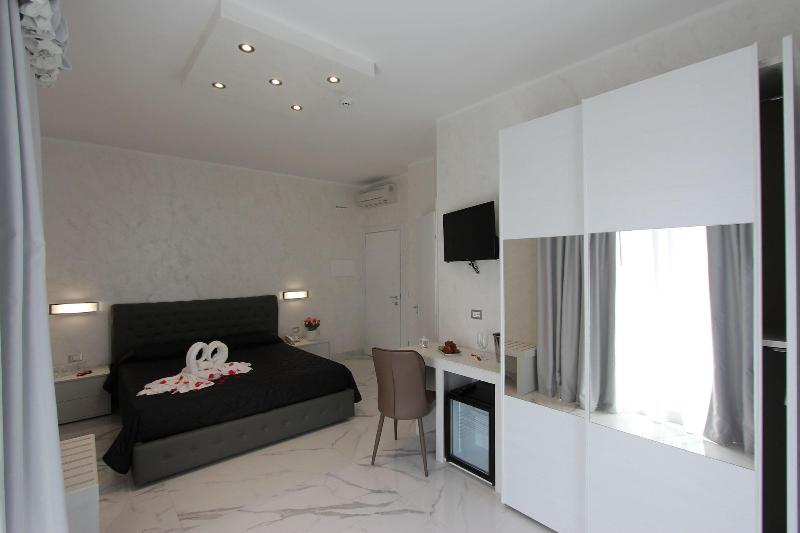 Hotel Presidente image