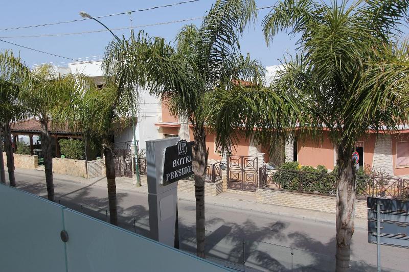 Hotel Presidente image