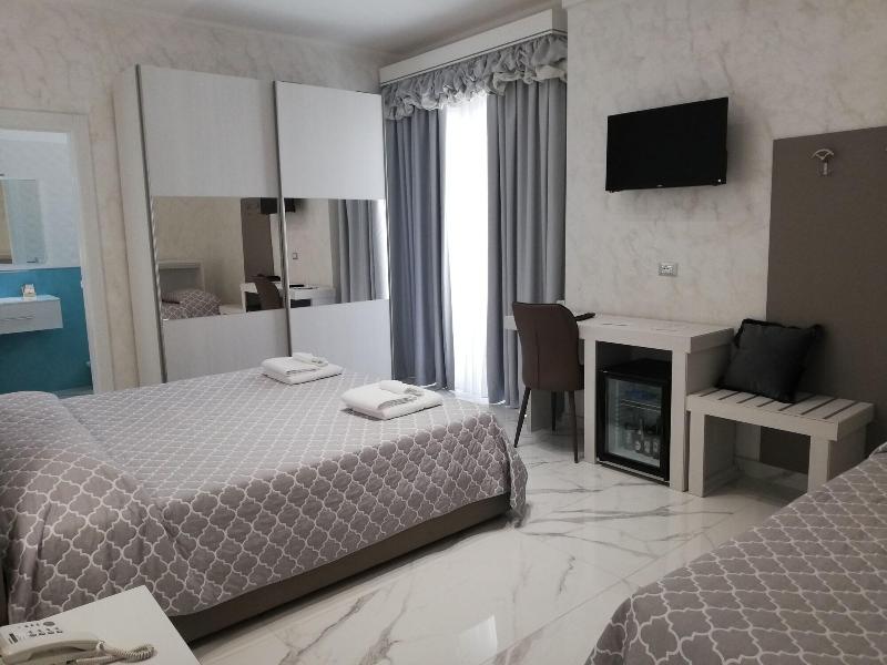 Hotel Presidente image