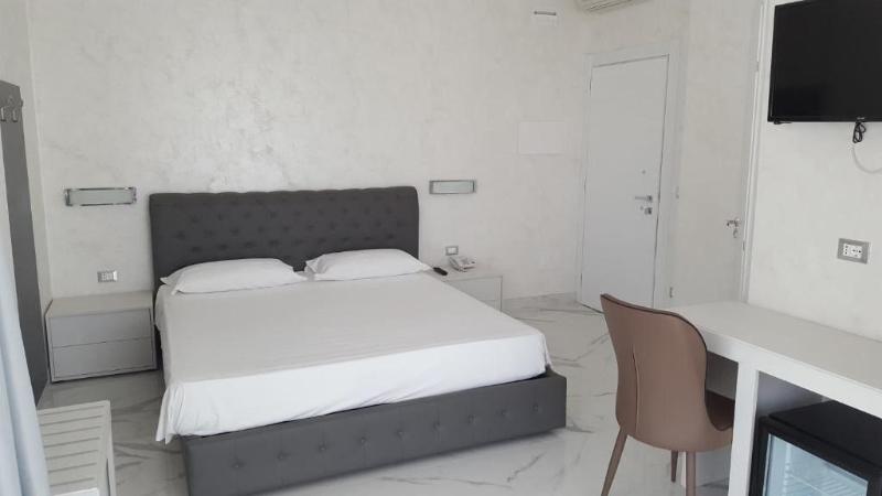 Hotel Presidente image